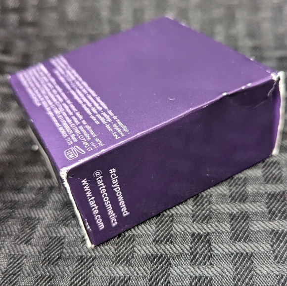 Tarte Amazonian Clay Full Coverage Airbrush Foundation. - Picture 5 of 9